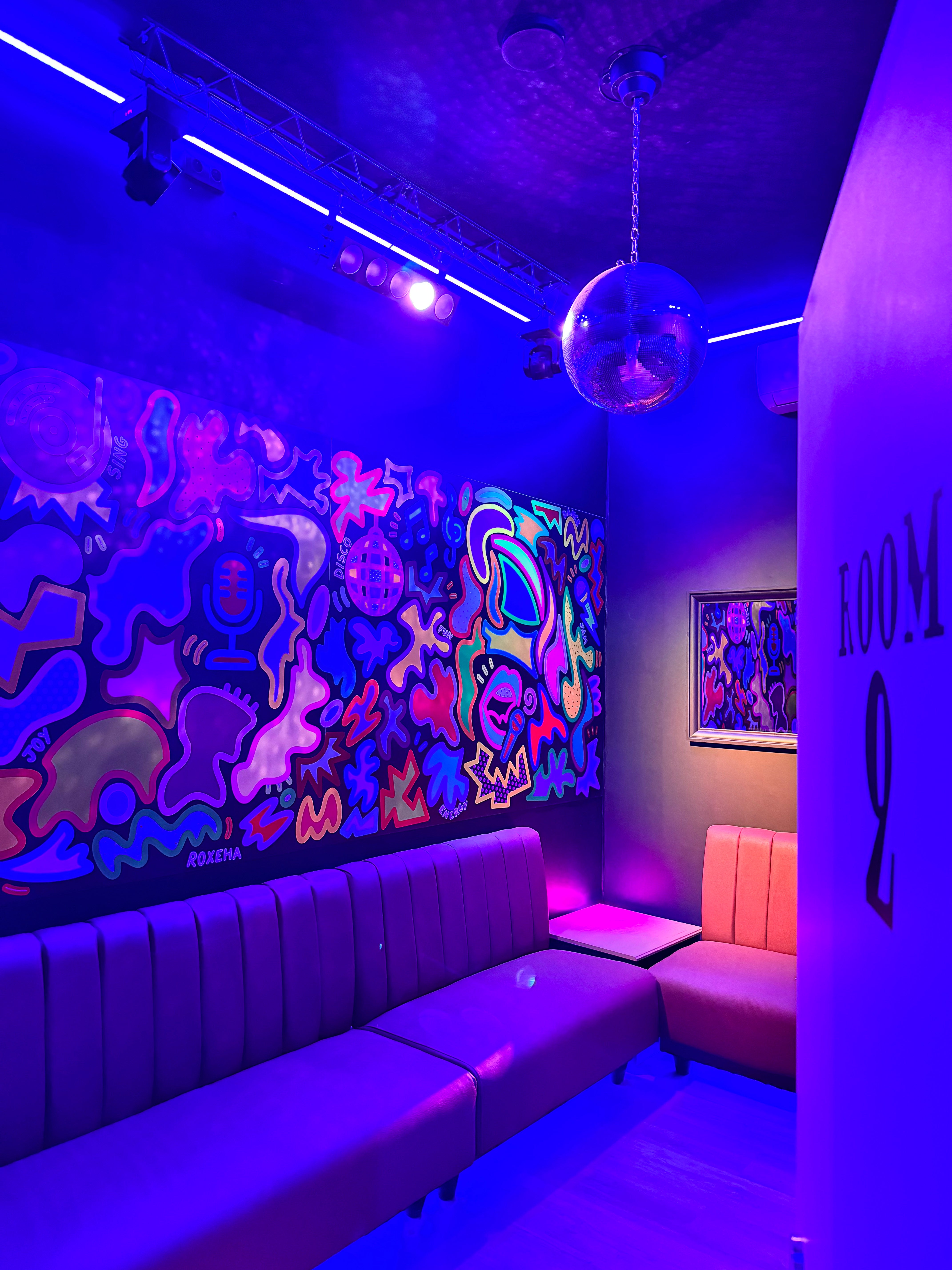 KARAOKE ROOMS