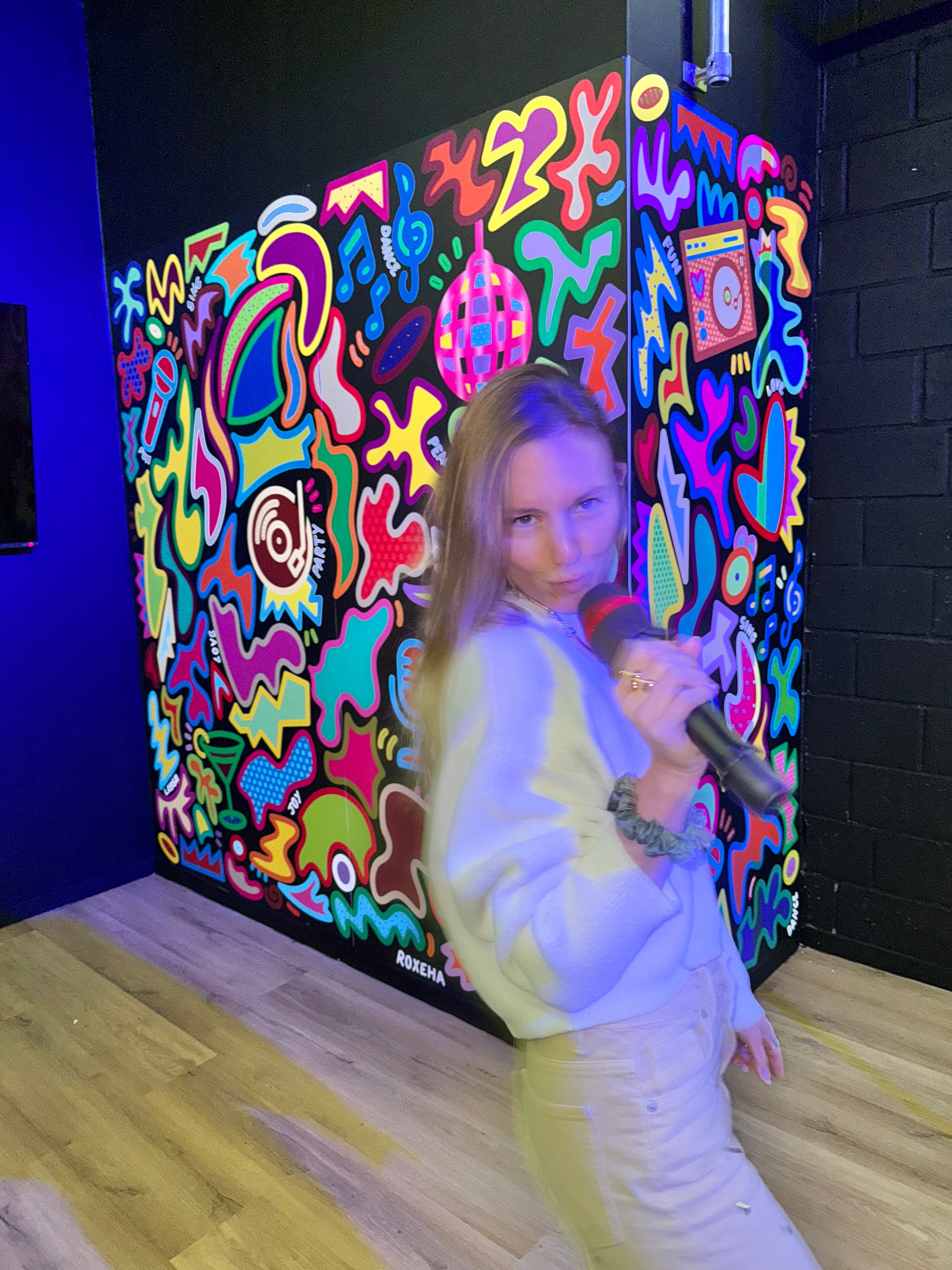 KARAOKE ROOMS