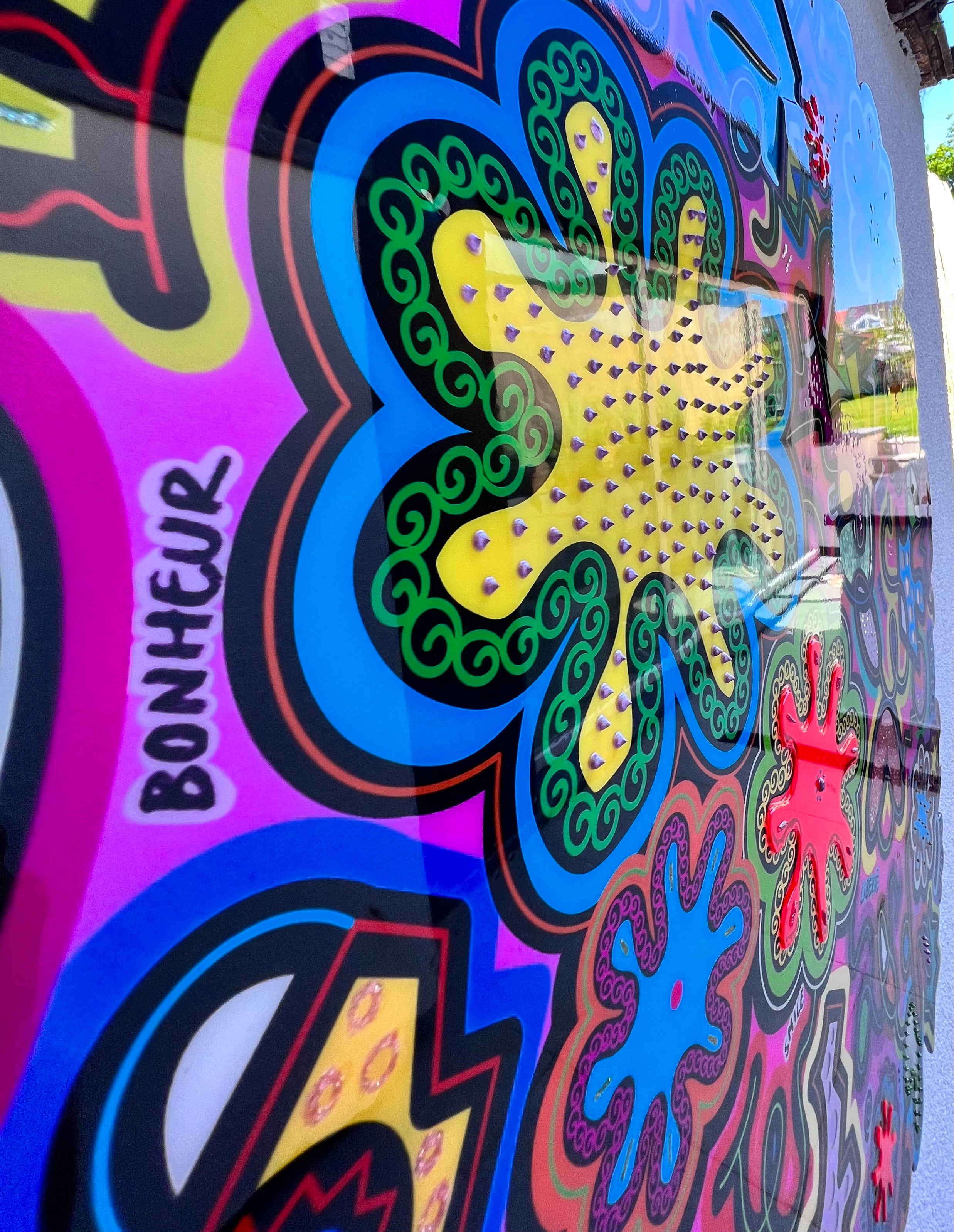 tableau pop art deco intérieure interior expo peintre belge artiste belge decoration original peinture Keith haring peps good vibes decoratie belgique Bruxelles Brussel print gallery popart epoxy résine resin contemporain contemporary abstract abstrait kunst kunstenaar belg Belgium Belgian artist design galerie galerij
