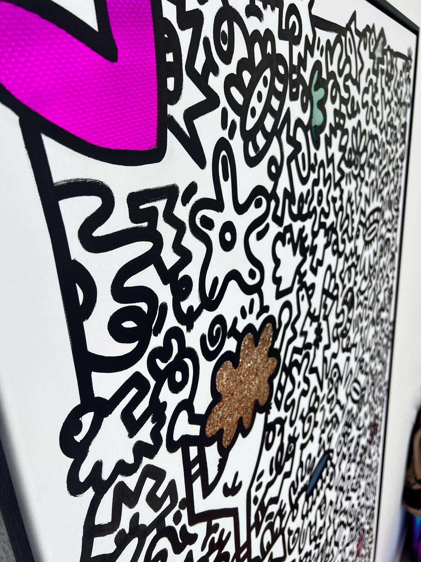tableau pop art deco intérieure interior expo peintre belge artiste belge decoration original peinture Keith haring peps good vibes decoratie belgique Bruxelles Brussel print gallery popart epoxy résine resin contemporain contemporary abstract abstrait kunst kunstenaar belg Belgium Belgian artist design galerie galerij