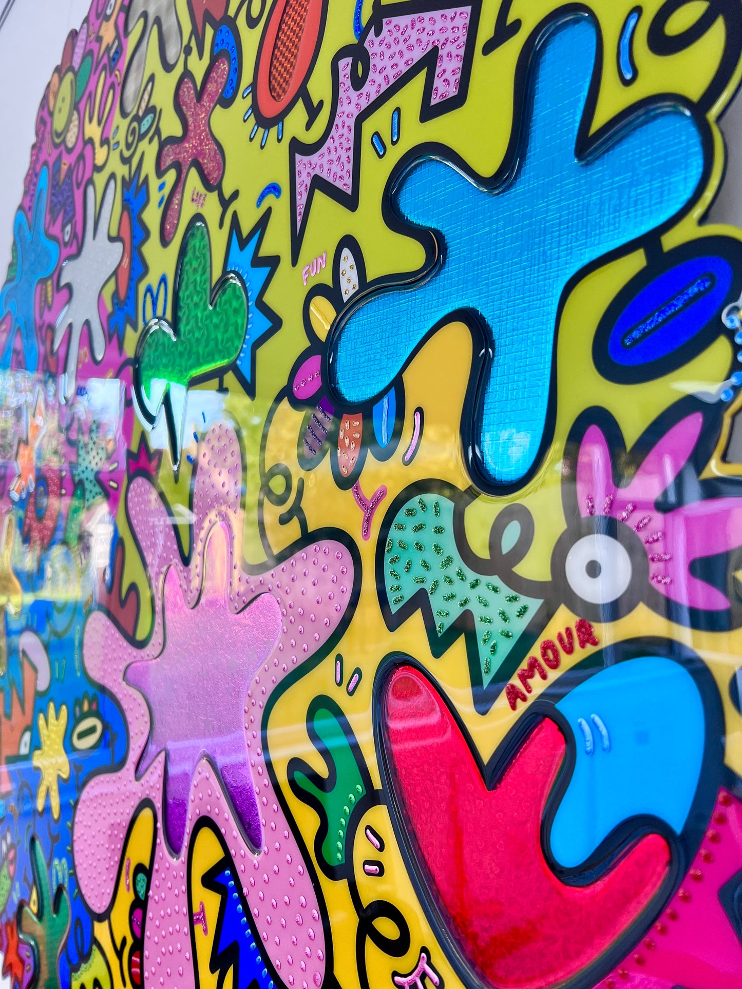 tableau pop art deco intérieure interior expo peintre belge artiste belge decoration original peinture Keith haring peps good vibes decoratie belgique Bruxelles Brussel print gallery popart epoxy résine resin contemporain contemporary abstract abstrait kunst kunstenaar belg Belgium Belgian artist design galerie galerij affordable art fair Brussels aaf doodle frenchie French bulldog