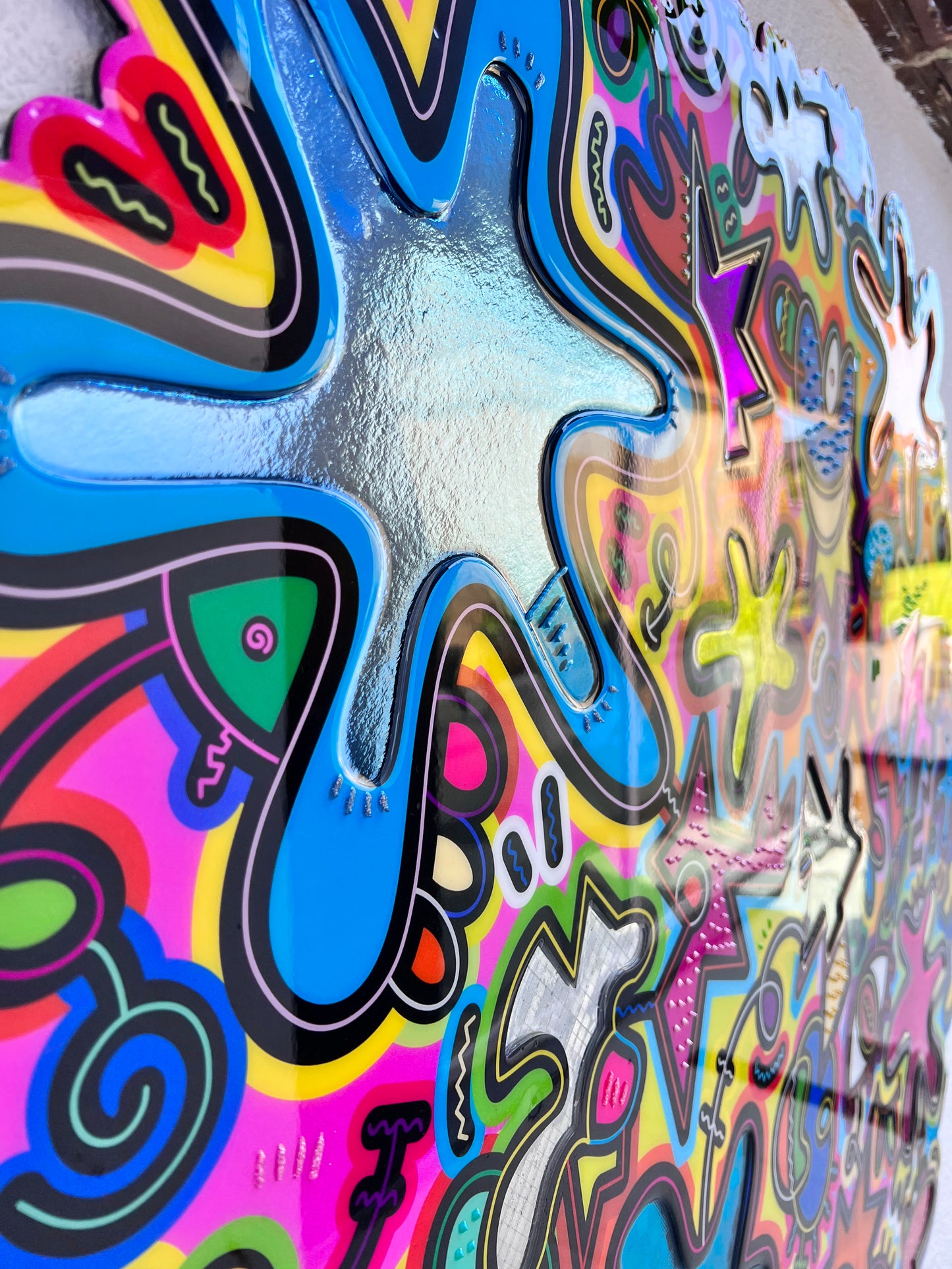 tableau pop art deco intérieure interior expo peintre belge artiste belge decoration original peinture Keith haring peps good vibes decoratie belgique Bruxelles Brussel print gallery popart epoxy résine resin contemporain contemporary abstract abstrait kunst kunstenaar belg Belgium Belgian artist design galerie galerij