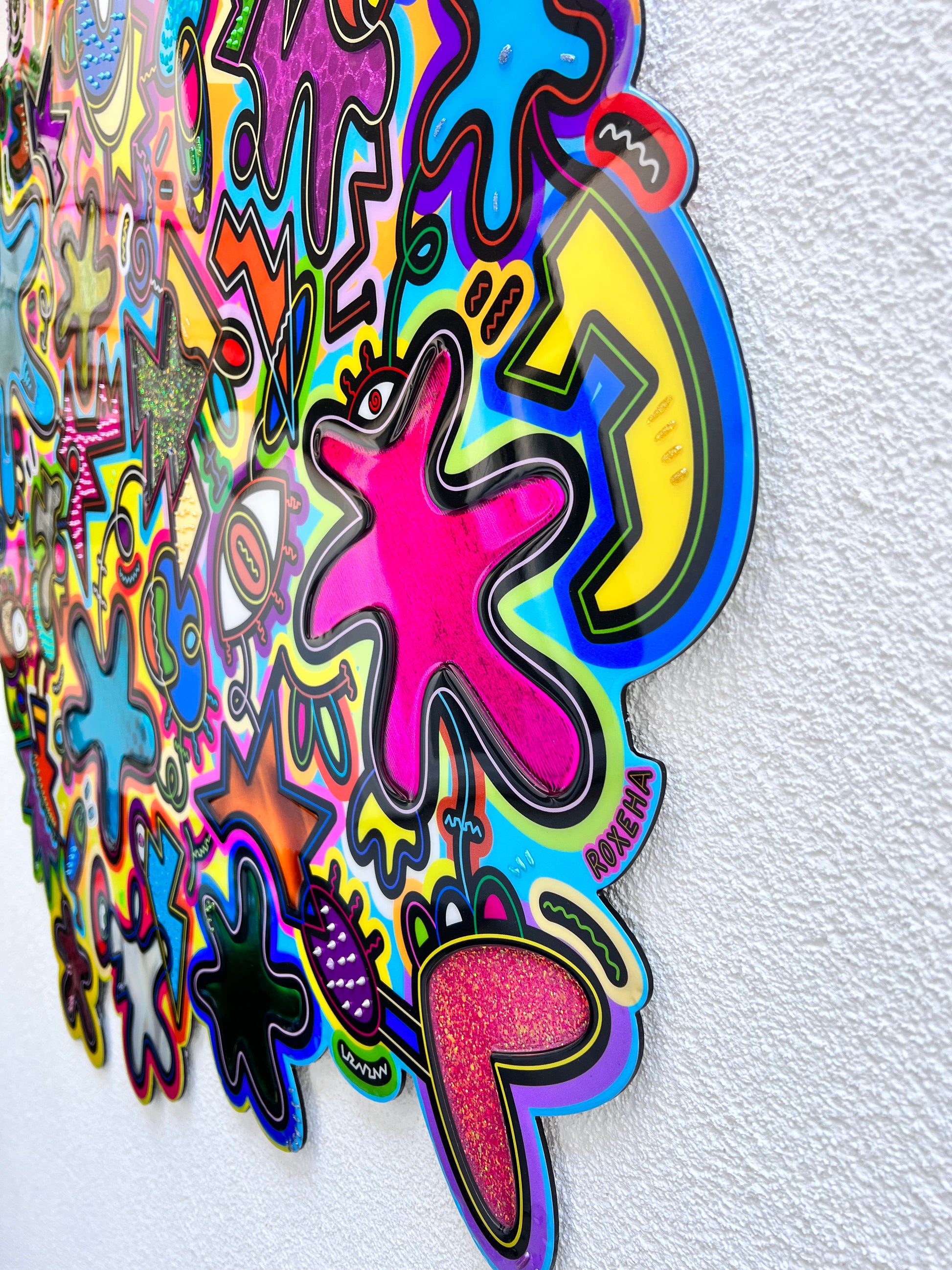 tableau pop art deco intérieure interior expo peintre belge artiste belge decoration original peinture Keith haring peps good vibes decoratie belgique Bruxelles Brussel print gallery popart epoxy résine resin contemporain contemporary abstract abstrait kunst kunstenaar belg Belgium Belgian artist design galerie galerij
