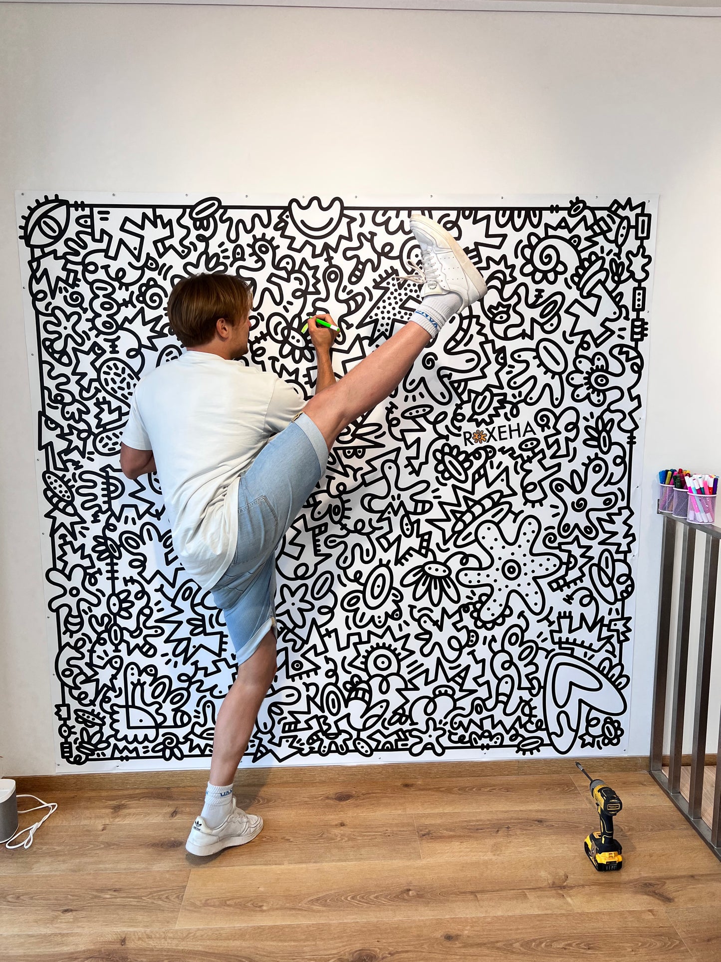 tableau pop art deco intérieure interior expo peintre belge artiste belge decoration original peinture Keith haring peps good vibes decoratie belgique Bruxelles Brussel print gallery popart epoxy résine resin contemporain contemporary abstract abstrait kunst kunstenaar belg Belgium Belgian artist design galerie galerij Knokke le Zoute