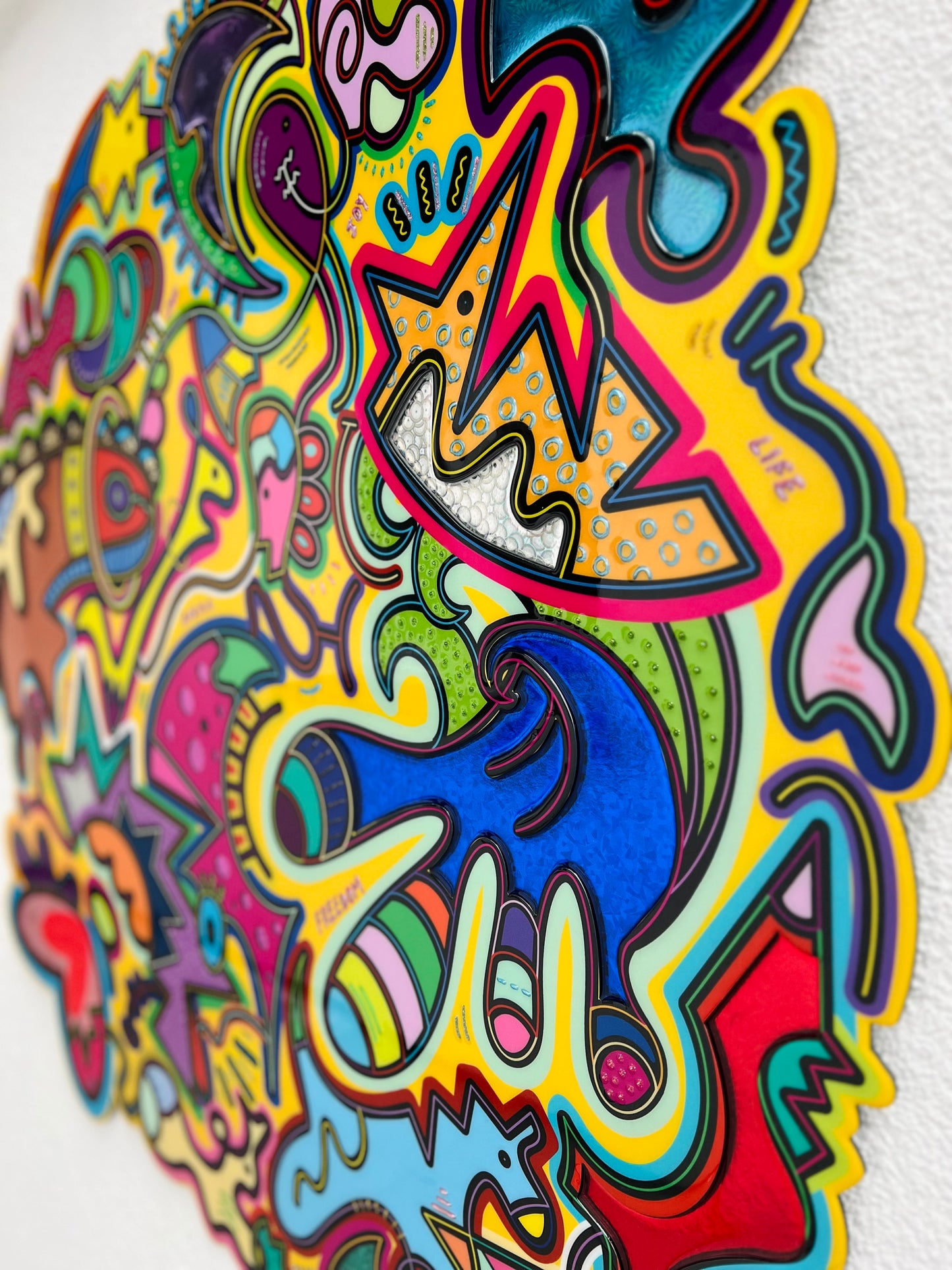 tableau pop art deco intérieure interior expo peintre belge artiste belge decoration original peinture Keith haring peps good vibes decoratie belgique Bruxelles Brussel print gallery popart epoxy résine resin contemporain contemporary abstract abstrait kunst kunstenaar belg Belgium Belgian artist design galerie galerij